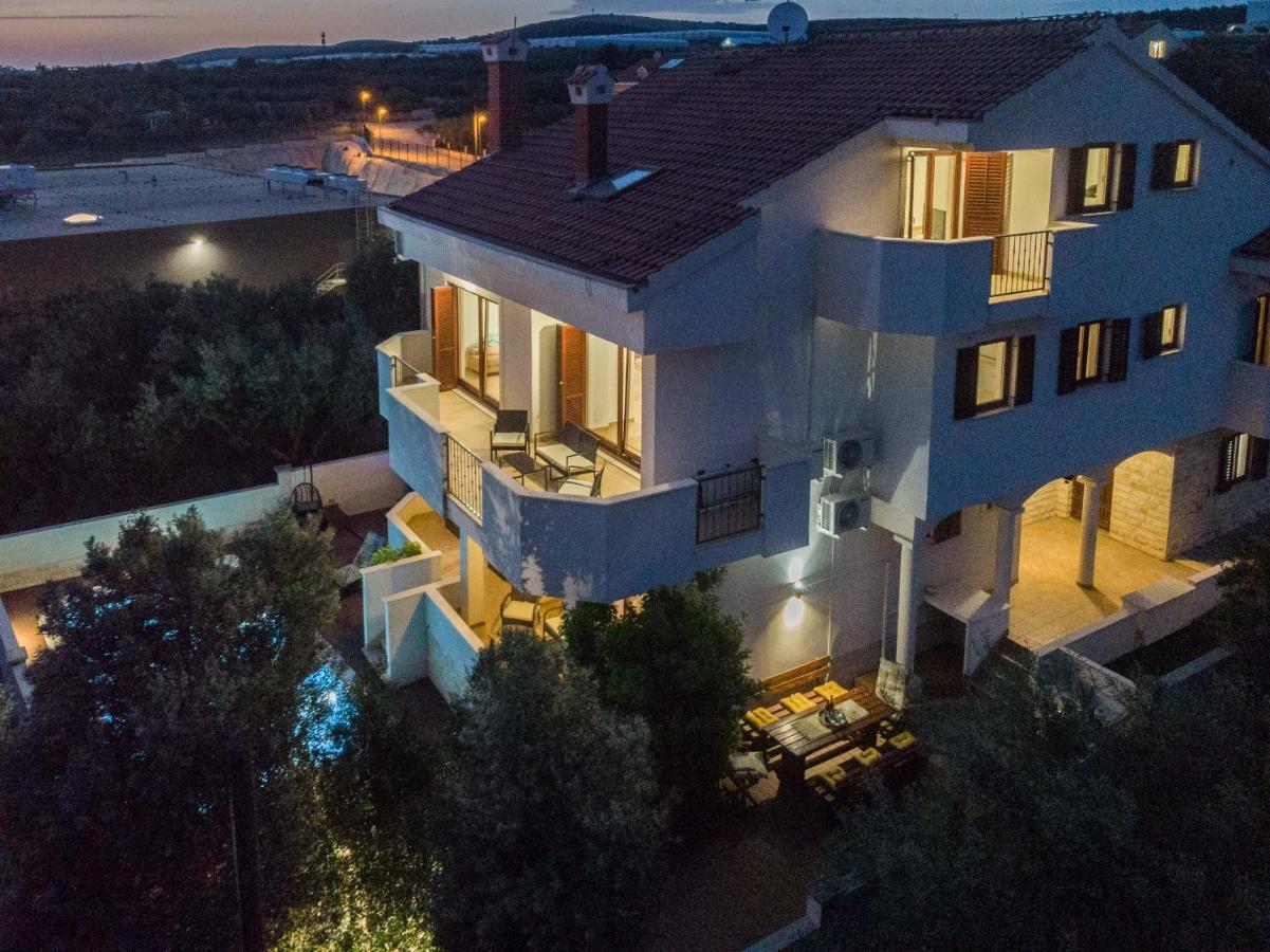 Villa Slavica Sveti Filip i Jakov Exterior foto